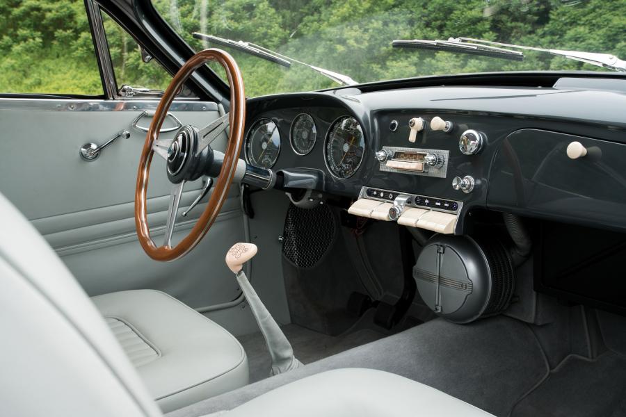 Интерьер Pegaso Z-102 B Coupe por Saoutchik (0148) 1951 года  (фото 16 из 21)